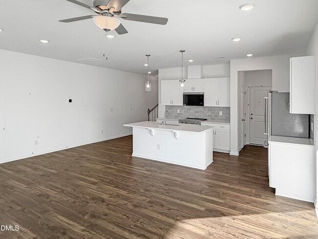 Building Photo - 159 Siebold St