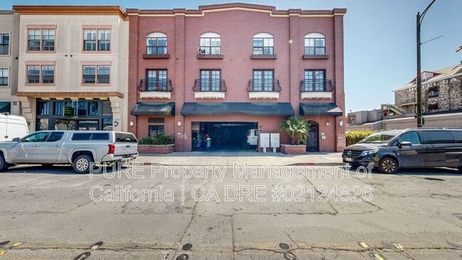 Building Photo - 110 5th St