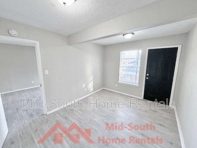 Building Photo - 139 N Claybrook St