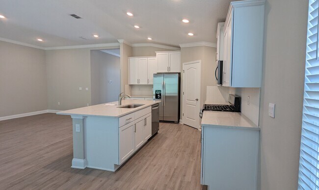 Building Photo - 126 Zancara St