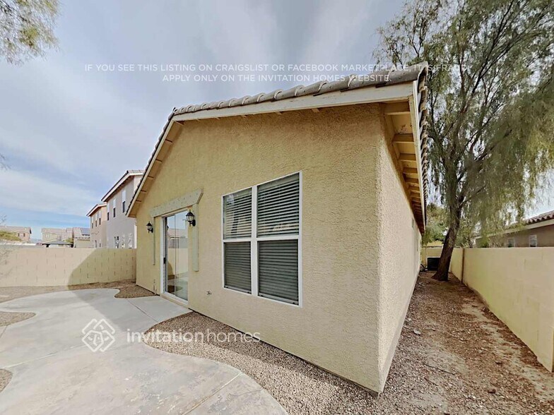 Building Photo - 4937 Droubay Dr