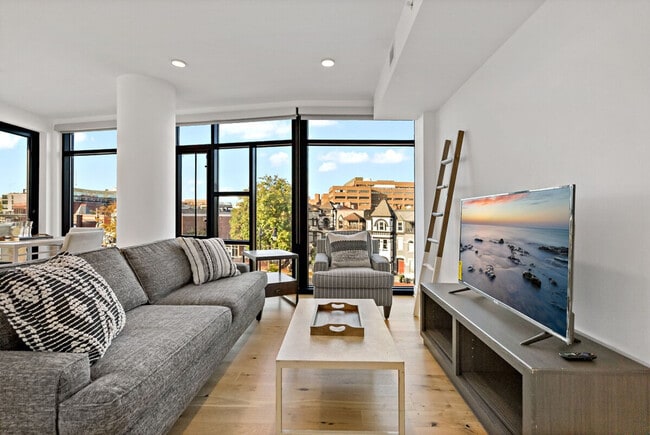 Building Photo - 1841 7th St NW