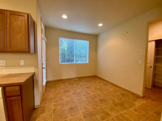 Building Photo - PENDING APPLICATION; Pet Friendly 3 BD Tow...