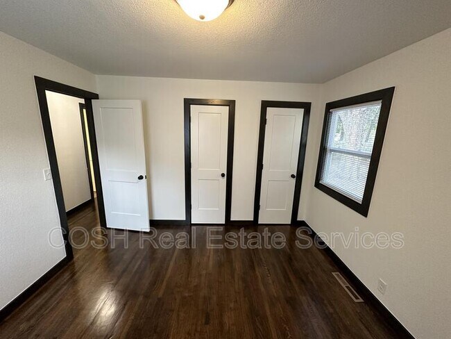 Building Photo - 6254 N Independence St