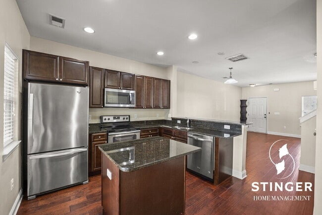 Building Photo - 143 Bella Way