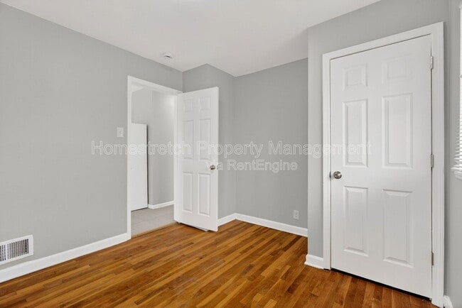 Building Photo - 10201 Gourock Dr