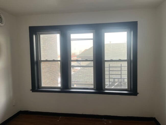 Building Photo - 1832 S 51st Ct