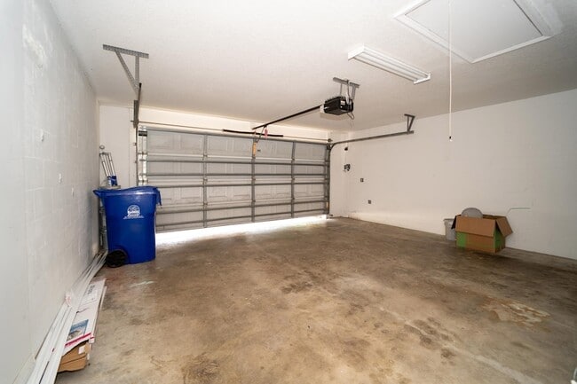 Building Photo - 957 Windward Way