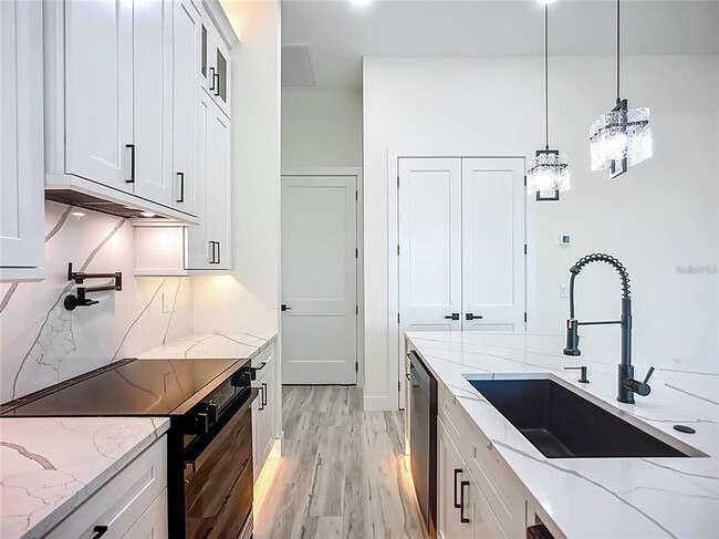 Building Photo - 1167 Boundary Blvd