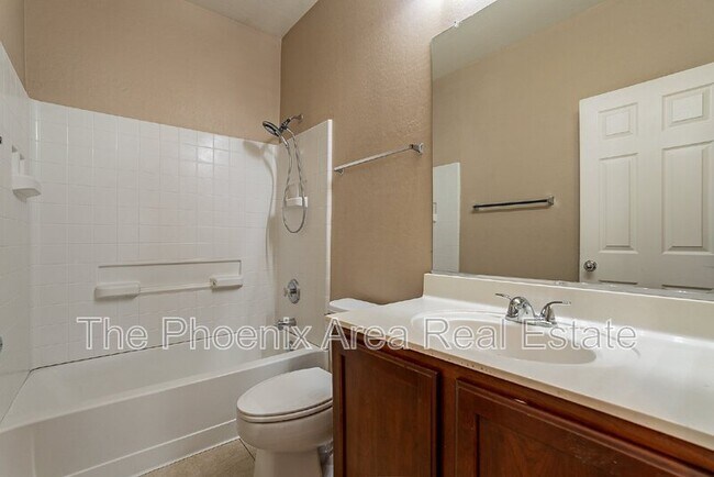 Building Photo - 44415 W Knauss Dr