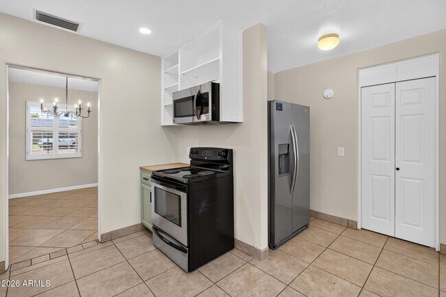 Building Photo - 1007 E Citrus Wy