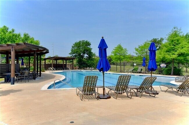 Building Photo - 1265 Summerbrooke Cir