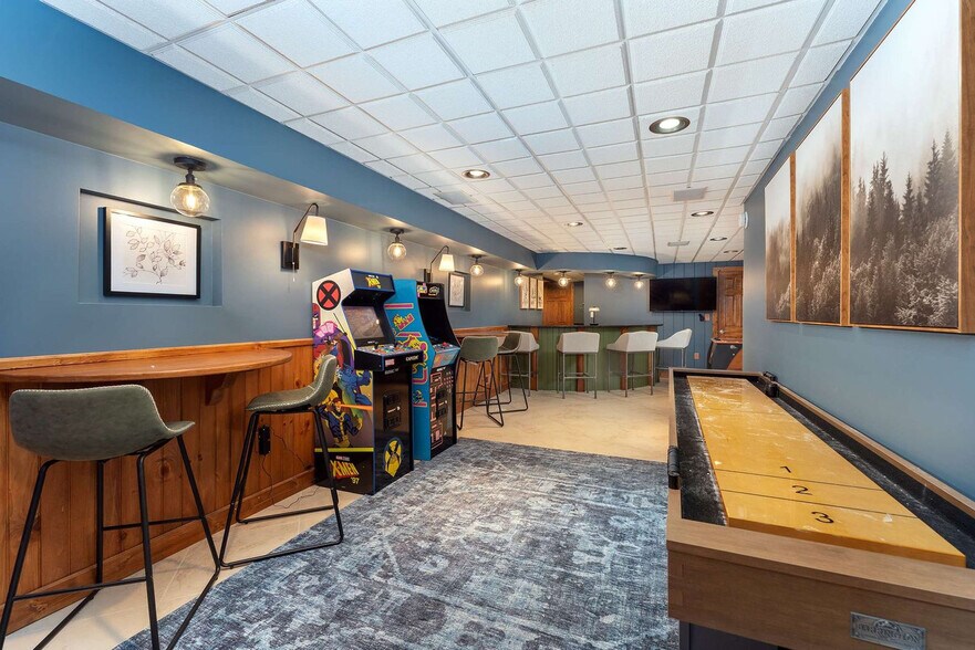 Building Photo - 134 Wolf's Head Ct