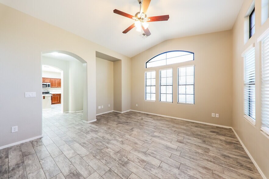 Building Photo - 2432 W Dusty Wren Dr
