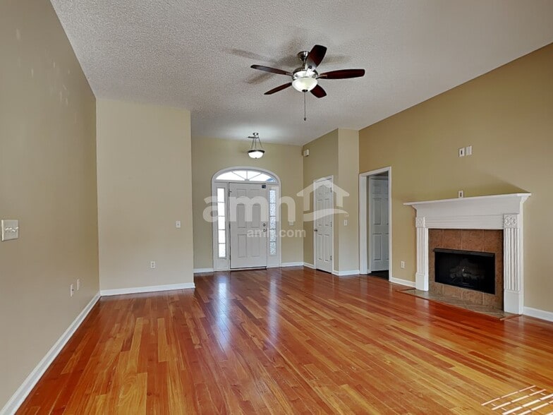 Building Photo - 64 Lancaster Way