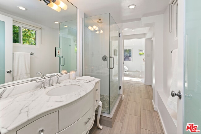 Building Photo - 1415 Braeridge Dr