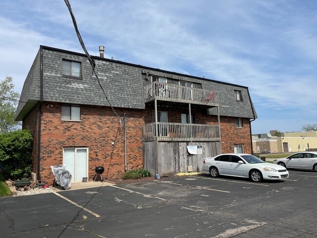 Building Photo - 1253 Getzelman Dr