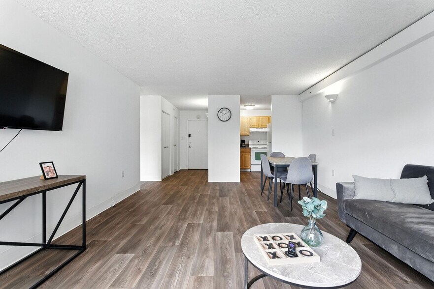 Building Photo - 1711 Bellevue Ave