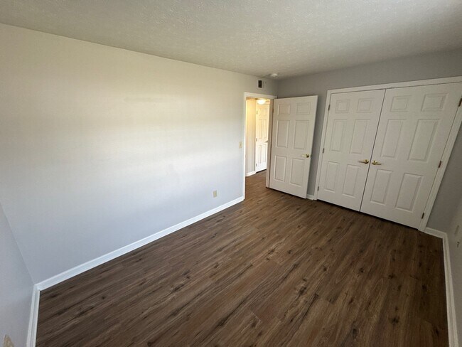 Building Photo - 4101 Blue Lick Ct
