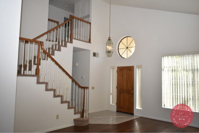 Building Photo - For Rent – Spacious 3 Bedroom, 2.5 Bath Ho...