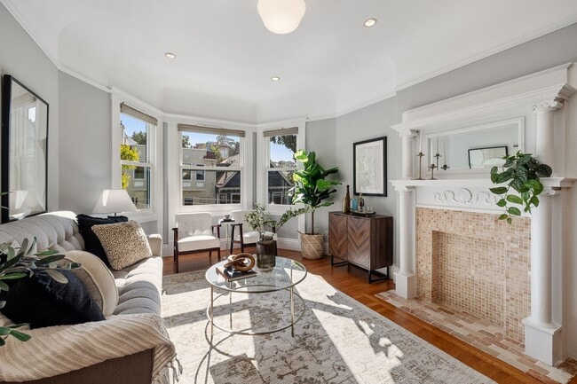 Building Photo - Bernal Heights: Remodeled Unfurnished Top Floor Condo w/ Garage Parking & Shared Yard