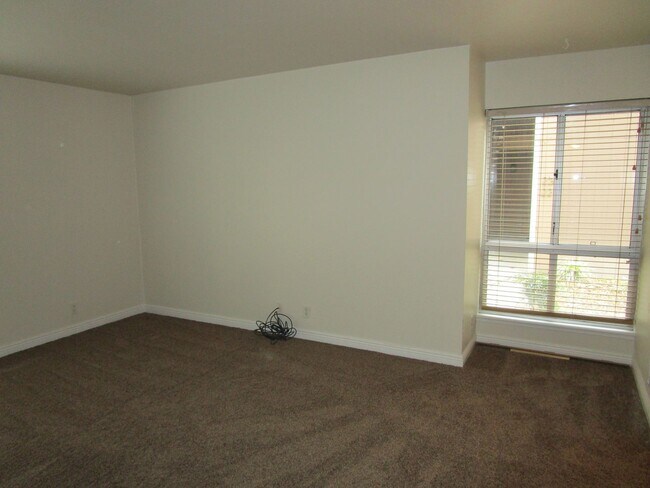 Building Photo - Location, Location, Location- Vintner Condo's