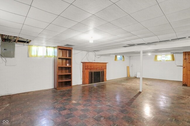 Building Photo - 1240 N Irvington Ave