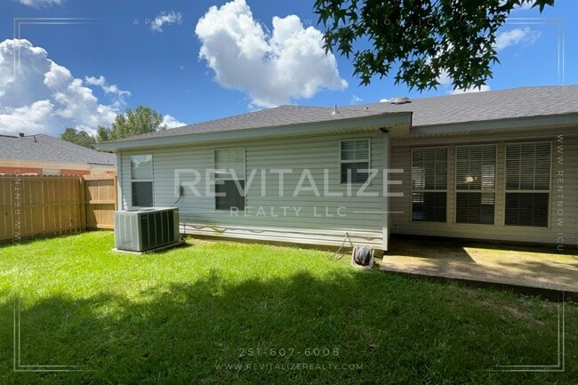 Building Photo - Stunning Semmes Home