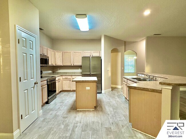 Building Photo - 23 Bruning Ln