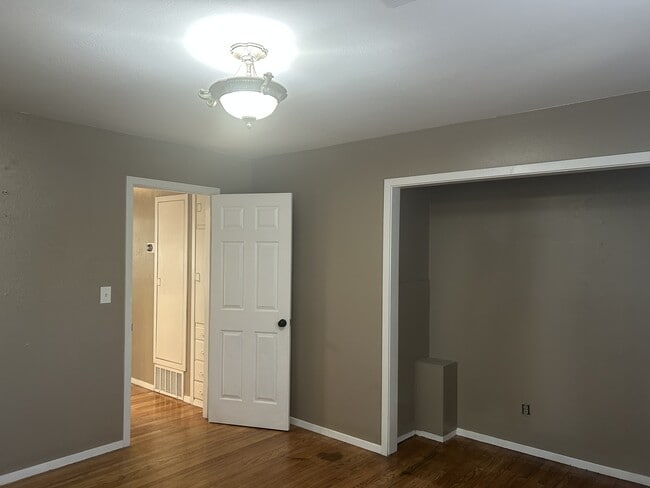 Building Photo - 137 Las Flores Ave