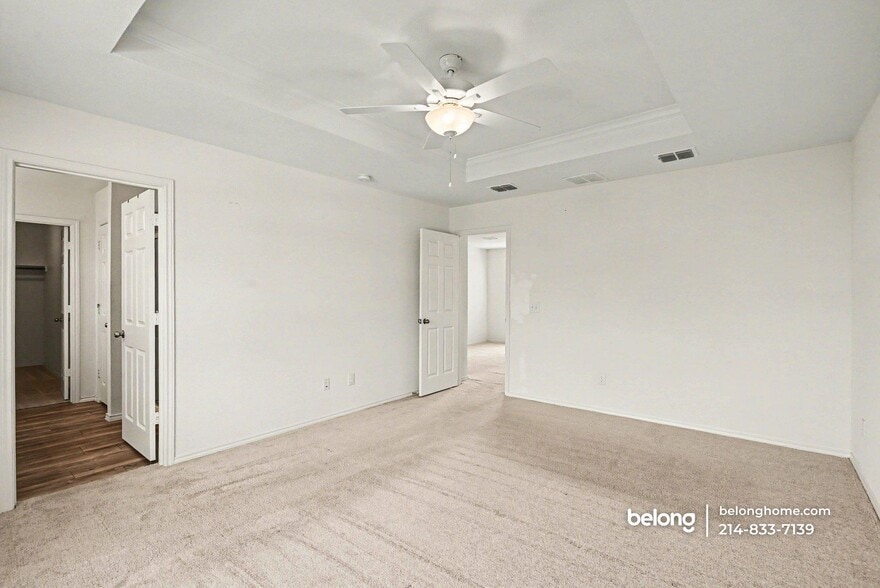 Building Photo - 1020 Valerian Dr