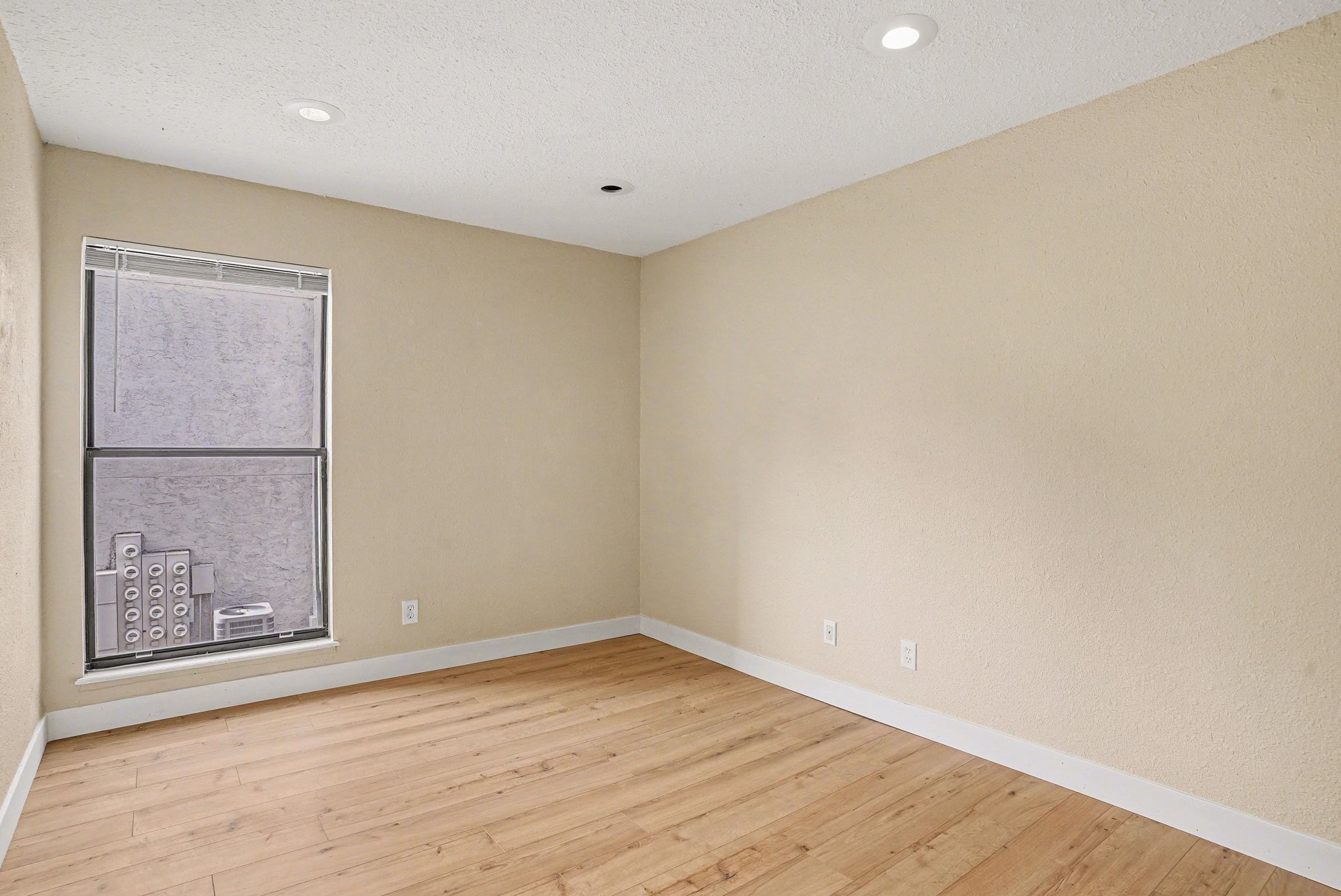 Building Photo - 9867 E Peakview Ave