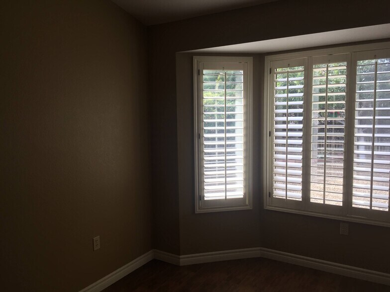 Primary Photo - 9109 Grayling Dr