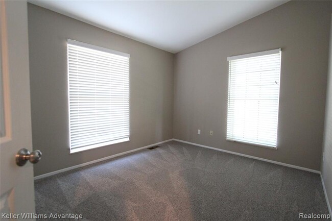 Building Photo - 40053 Crosswinds Rd