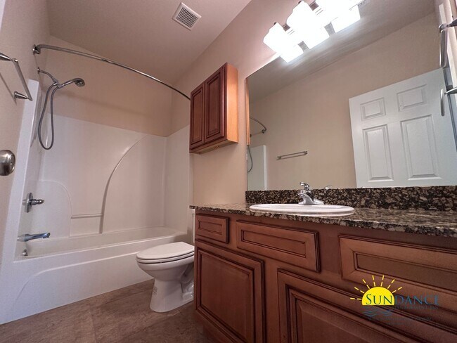Building Photo - Stunning  3 Bedroom Townhouse in Fort Walton