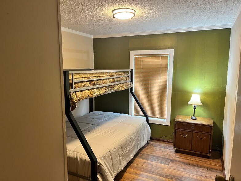 Building Photo - 1097 Elm Run