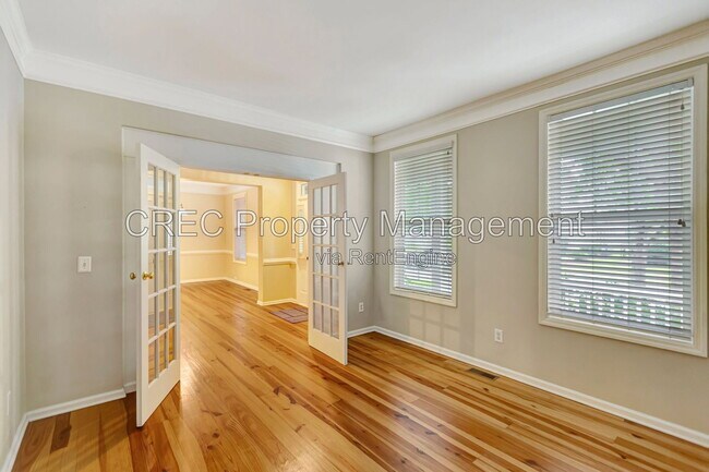 Building Photo - 1071 Barfield St