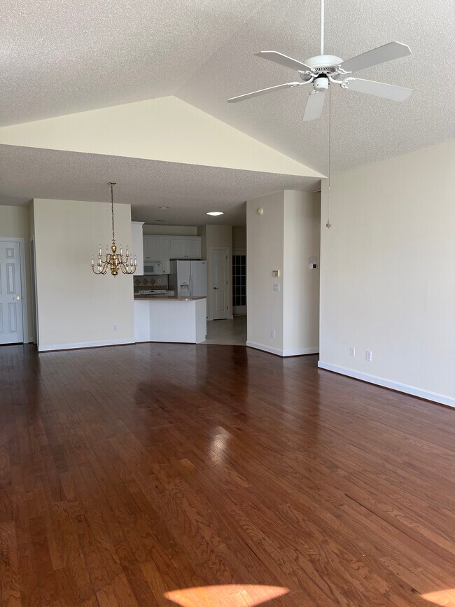 Building Photo - 1429 Thames Ct