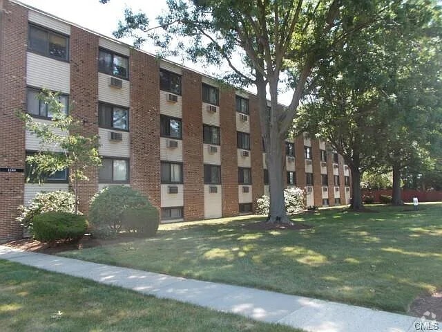 Building Photo - 1168 Main St