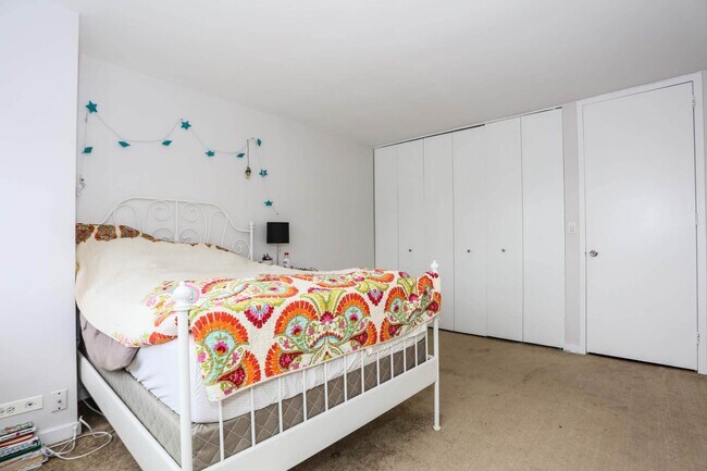 Building Photo - 655 W Irving Park Rd