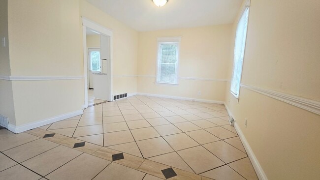 Building Photo - 1307 Jackson St