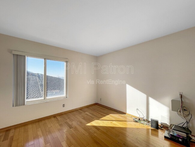 Building Photo - 9564 Peartree Ln