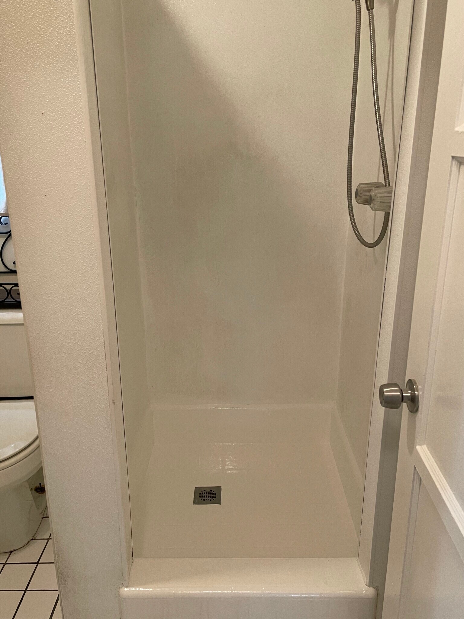 Shower - 1620 S 2nd Ave
