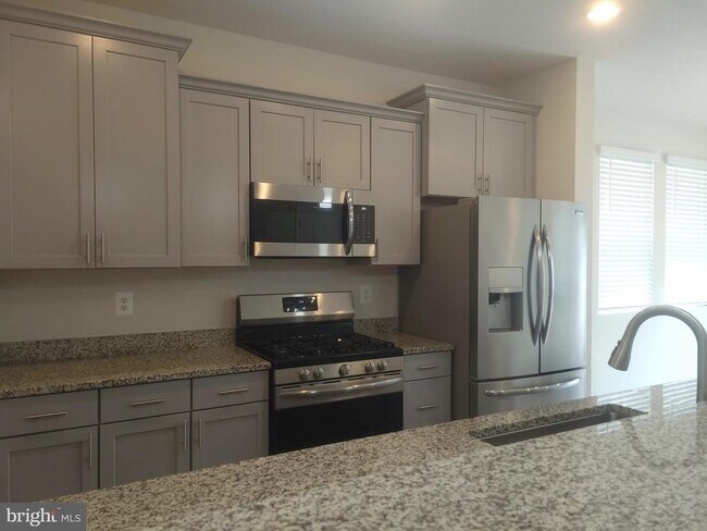 Building Photo - 7111 Tyndale Way