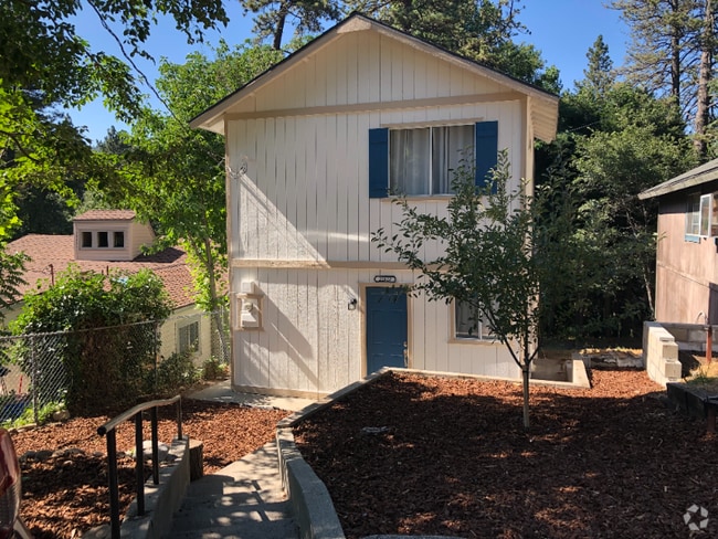 Building Photo - 22822 Azalia Ln