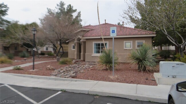 Building Photo - 3014 Sunrise Bay Ave