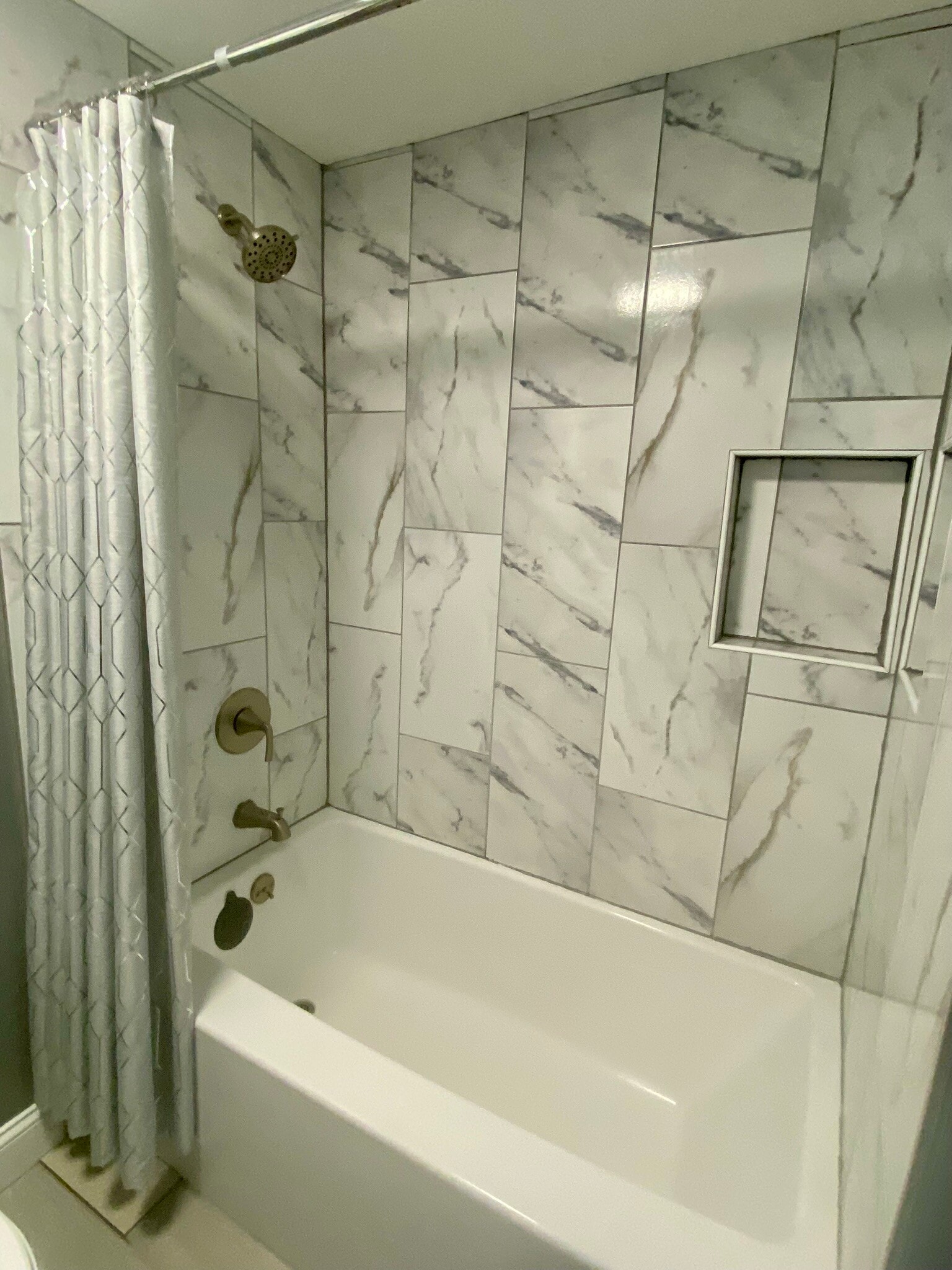 Tiled Shower/tub - 12402 Buchanan Trl W