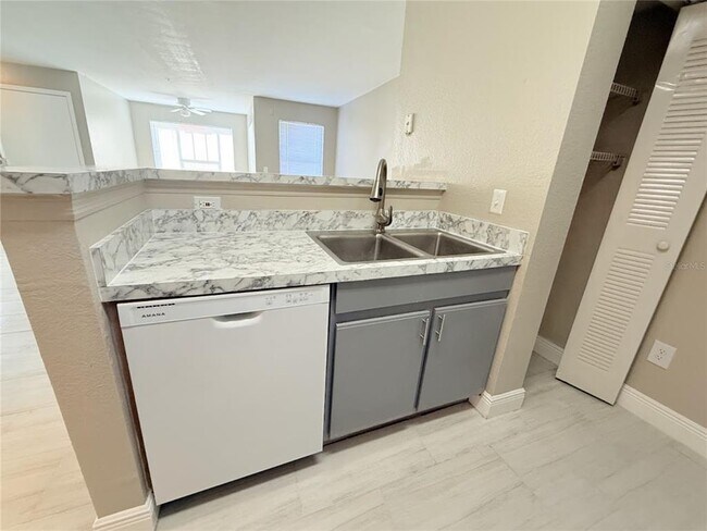 Building Photo - 2214 Grand Cayman Ct