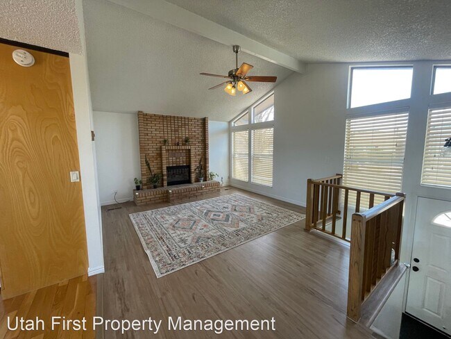 Building Photo - 4 br, 2.5 bath House - 2270 W Skyview Dr