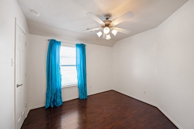 Building Photo - 11938 Ramla Place Trail